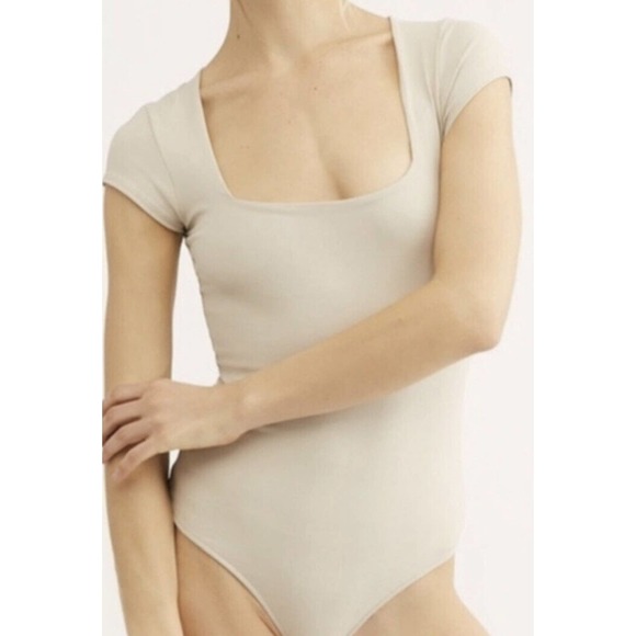 House of Harlow 1960 Tops - House Of Harlow 1960 Short Sleeve Square Neck Bodysuit Medium NWT Beige